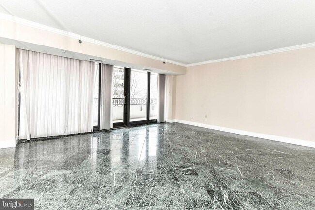 Building Photo - 1200 Crystal Dr