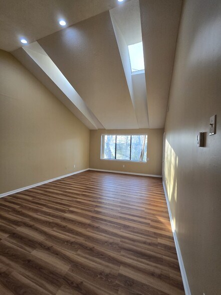 Building Photo - 463 Whalley Ave