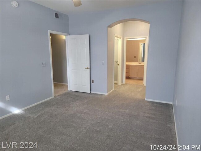 Building Photo - GREEN VALLEY 1ST FLOOR UNIT WITH ATTACHED ...