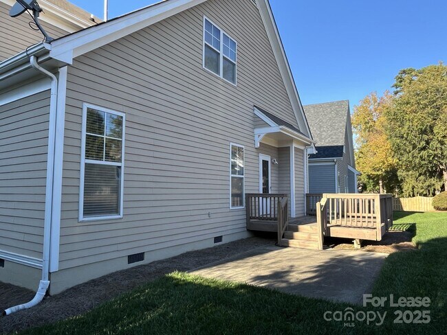 Building Photo - 3044 Parker Green Trail