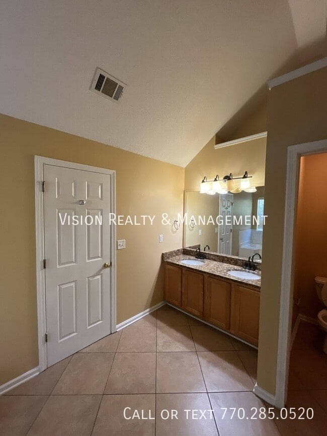 Building Photo - 4694 Glider Cir