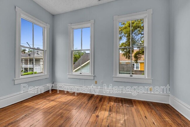 Building Photo - 201 W 37th St
