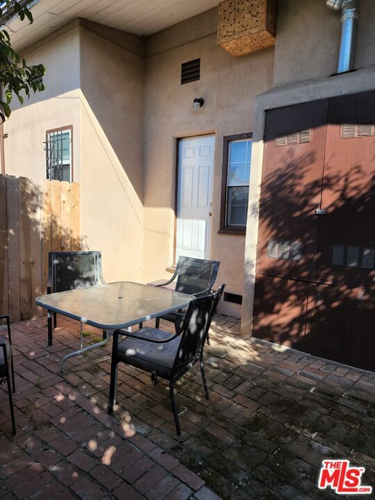 Building Photo - 5823 Venice Blvd