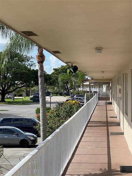 Building Photo - 7355 NW 5th Pl