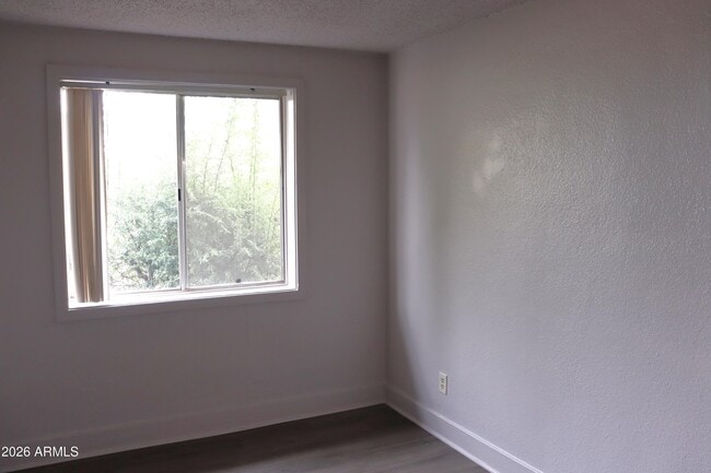 Building Photo - 540 Graham Pl