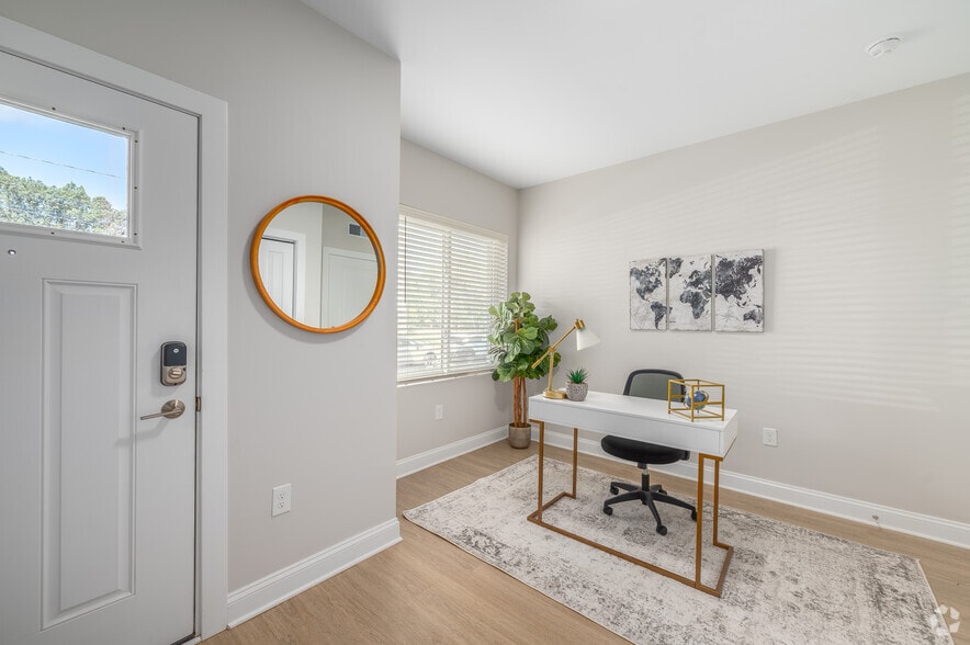 2BR, 1.5BA - Townhouse - 1,356SF - Entry - Park Lamont Townhomes