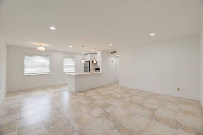 Building Photo - 372 Piedmont H