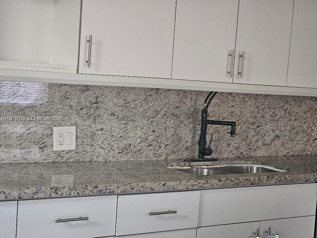 Building Photo - 8401 SW 107th Ave