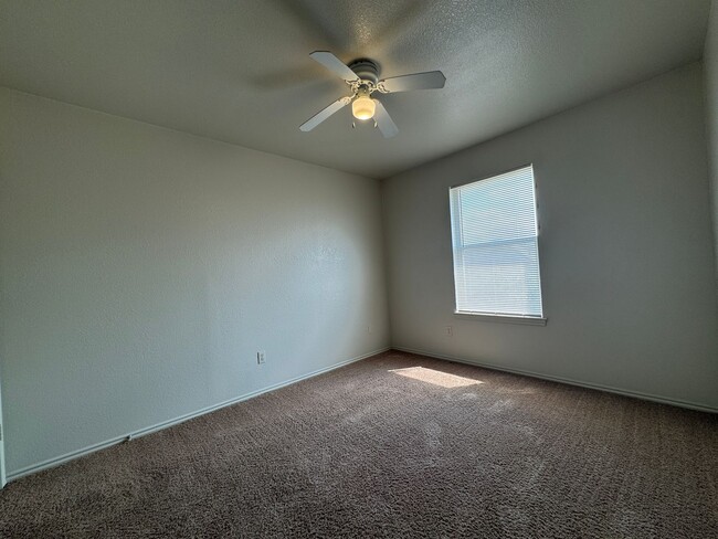 Building Photo - 5706 Redstone Dr