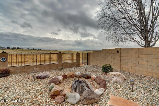 Building Photo - 5819 N Bronco Ln