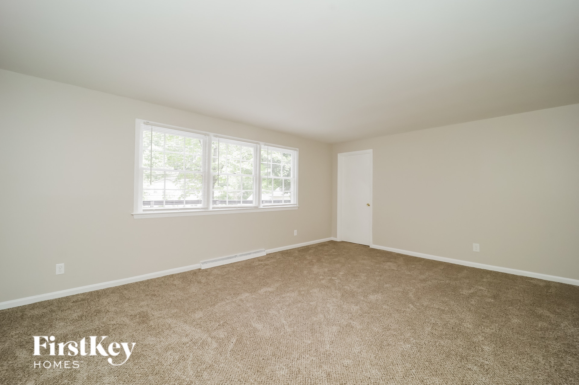 Building Photo - 2706 Northampton Dr