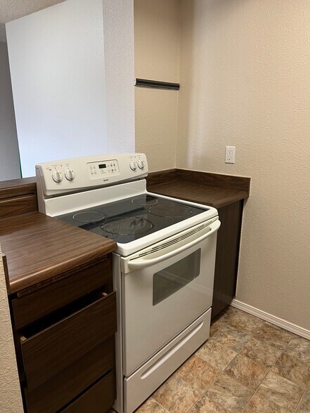 Building Photo - 4610 Reka Dr