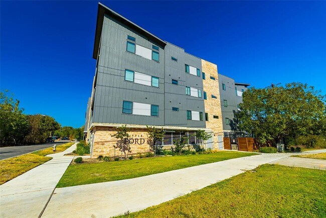 Building Photo - 100 Mockingbird Ln W