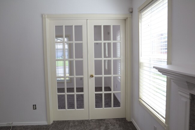 Building Photo - 7218 NE 65th Pl