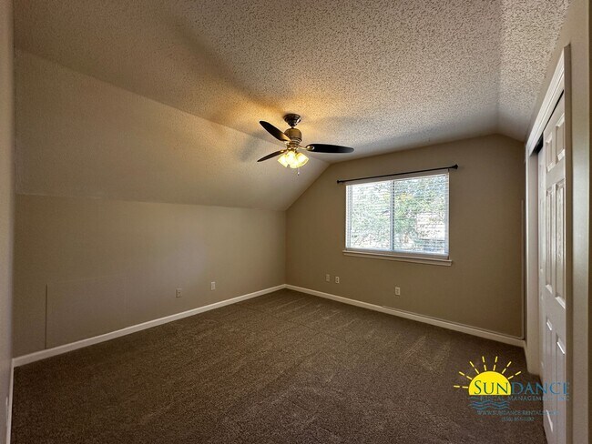 Building Photo - Lakefront home with Enclosed pool centered between Eglin and Hurlburt