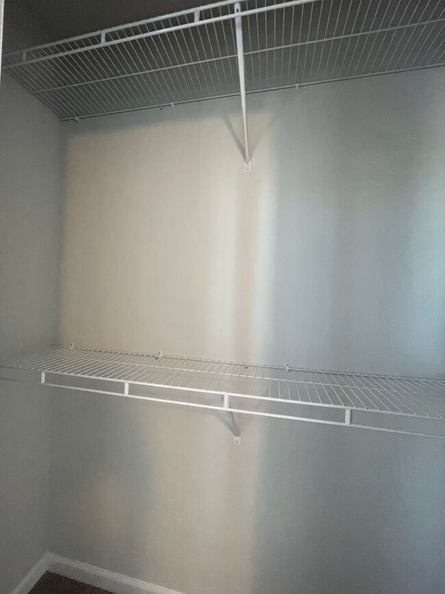 Building Photo - 112 Briarwood Dr E