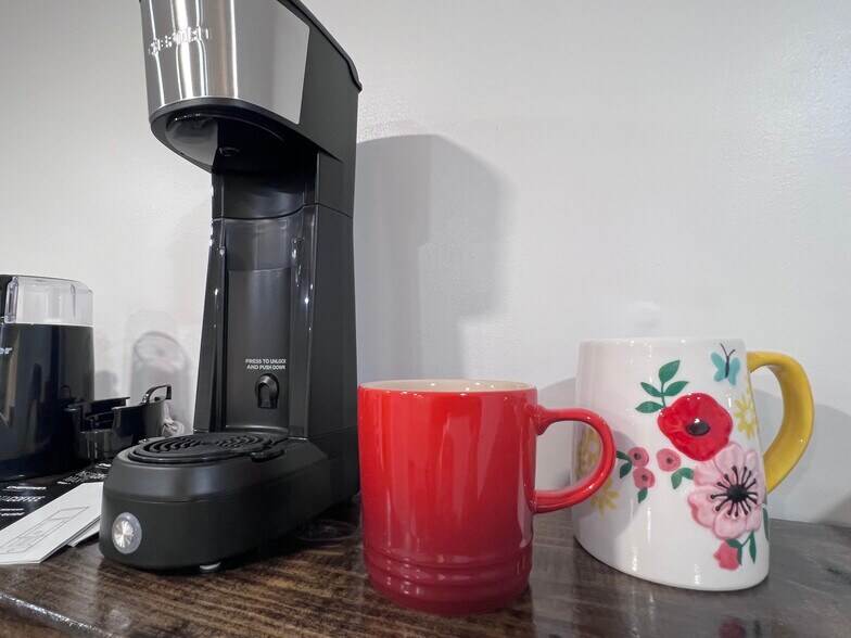 Coffe Maker - 620 Simpson St
