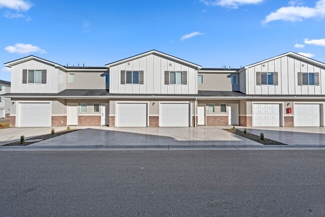 Building Photo - 16852 N Idaho Center Blvd