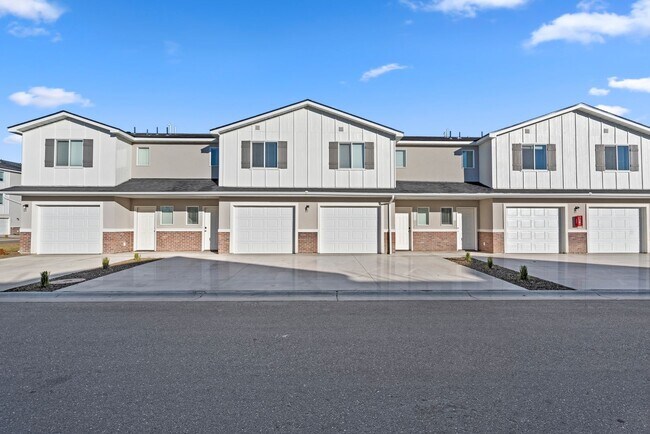 Building Photo - Laguna Farms in Nampa