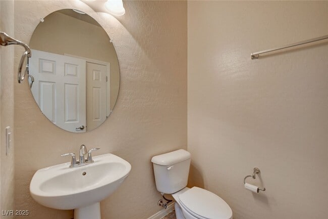 Building Photo - 484 Punto Vallata Dr