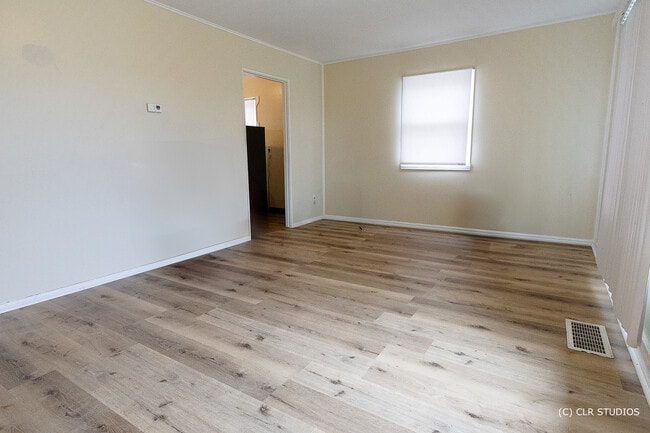 Building Photo - 394 W 15th St