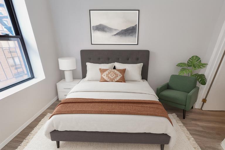 Building Photo - 314 E 106th St