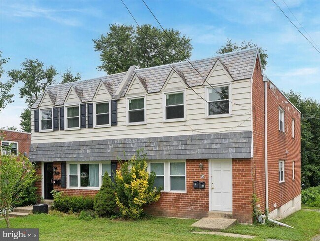 Primary Photo - 421 W Jefferson St