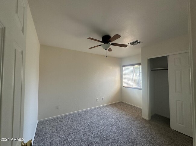 Building Photo - 22814 W Cantilever St