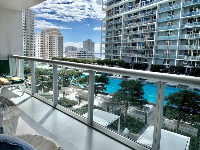 Building Photo - 475 Brickell Ave