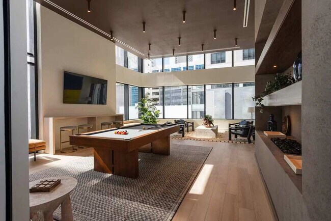 Building Photo - 225 N Miami Ave