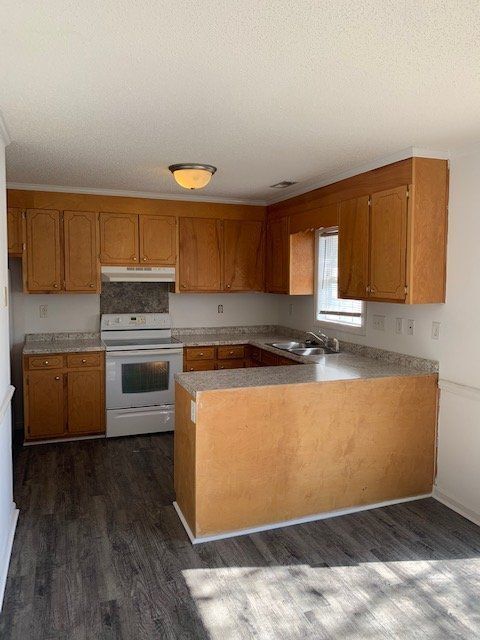 Building Photo - 2100 Flagstone Ct