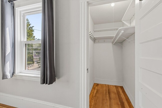 Building Photo - 452 Quarry St
