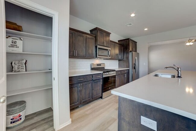 Building Photo - Need More Space? This 4/2.5/2 Has It!