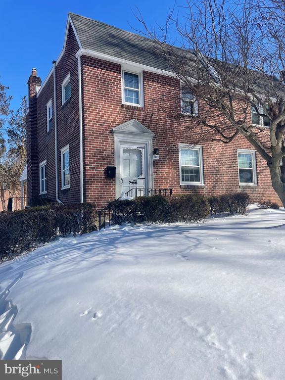 Building Photo - 1917 Winton Ave