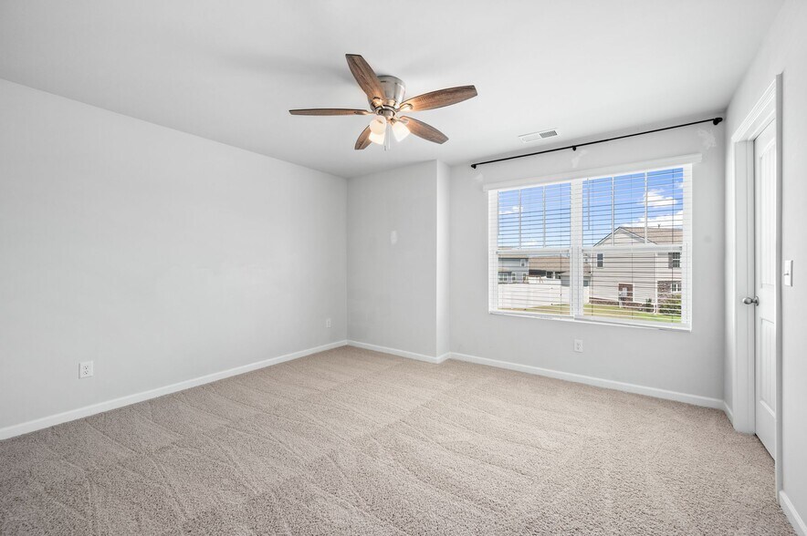 Building Photo - 7277 Sunny Parks Dr