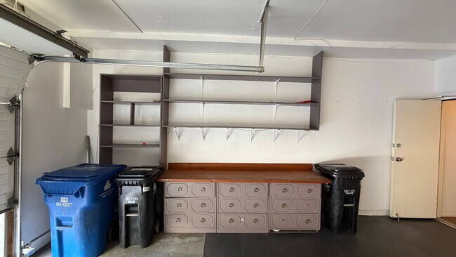 Building Photo - DESIRABLE TWO BEDROOM TWO BATH HOME IN STUDIO CITY