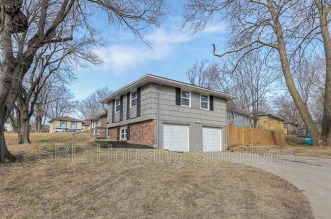 Building Photo - 6200 E 102nd Terrace