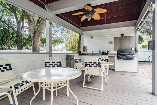 Building Photo - Spacious 2 Bed 2 Bath Condo in Heart of South Tampa