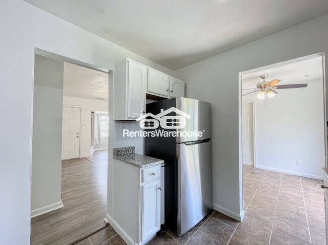 Building Photo - 4945 Paine Ln