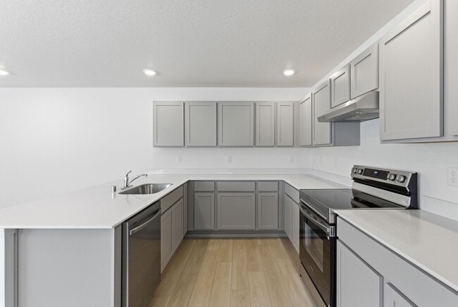 Building Photo - 1334 N Wilhelm Wy