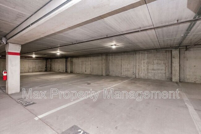 Building Photo - 640 S 50th St