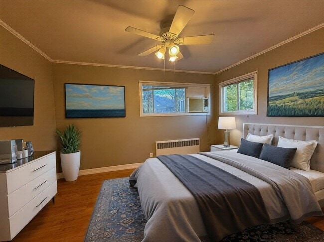 Building Photo - 1495 Lake Dr