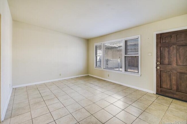 Building Photo - 603 Westmoreland Dr
