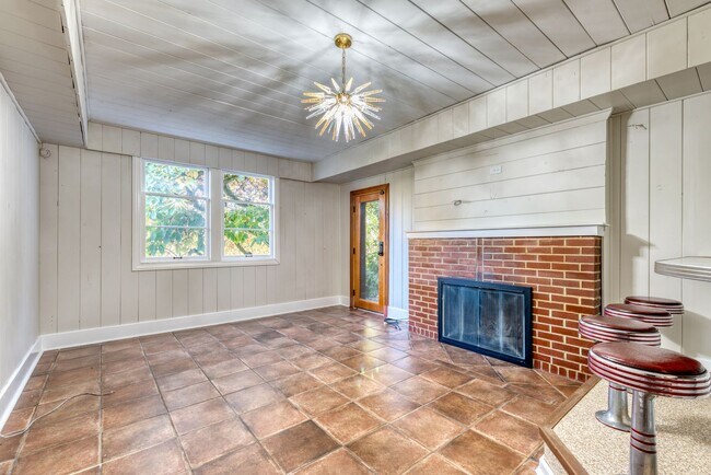 Building Photo - Magnolia Home