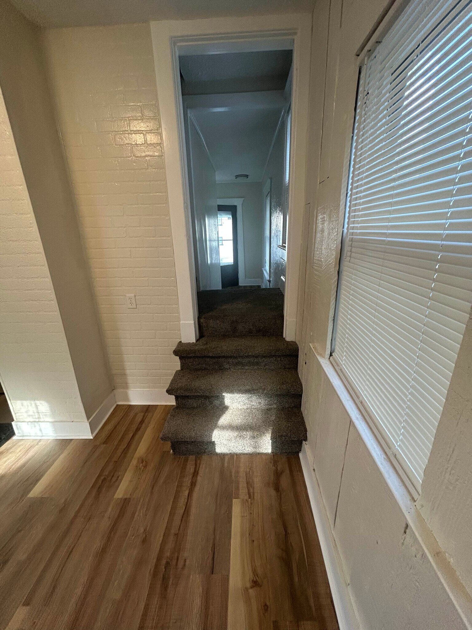 Building Photo - 1603 Manette Pl