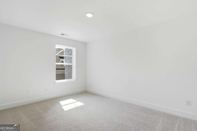 Building Photo - 187 Redbud Rd