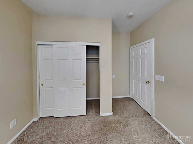 Building Photo - 1322 Cactus Village Ave