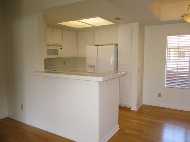 Building Photo - Desirable River Colony 2 Bedroom 2 Bath 3rd Floor Condo