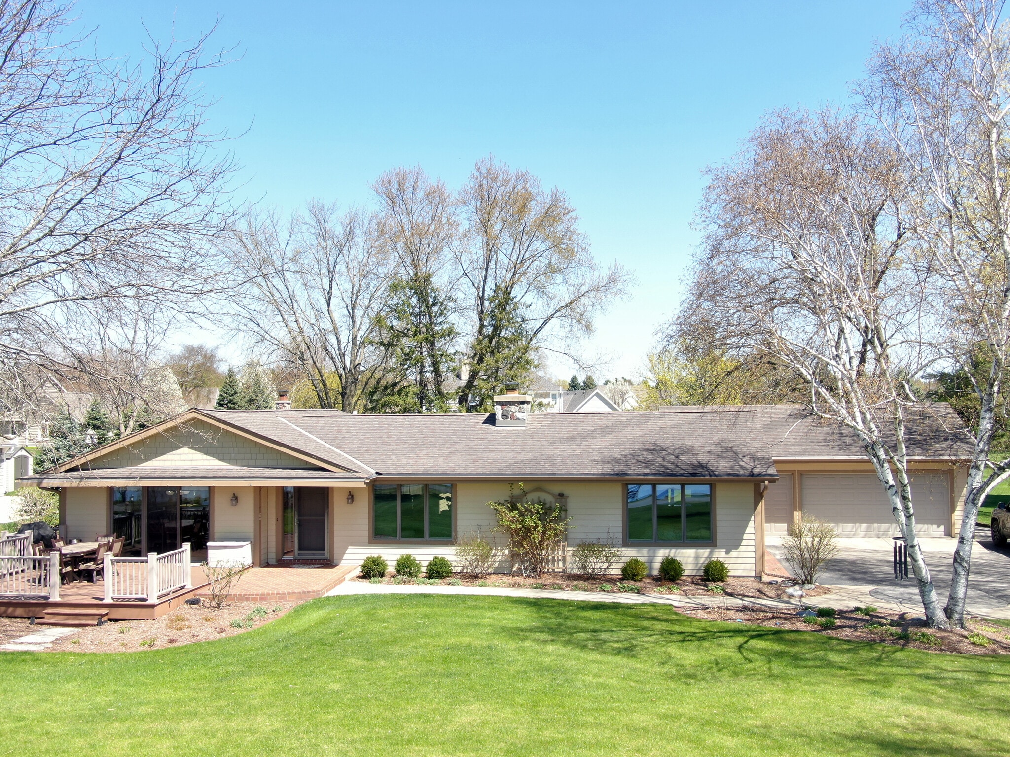 Building Photo - 202 Lac La Belle Dr