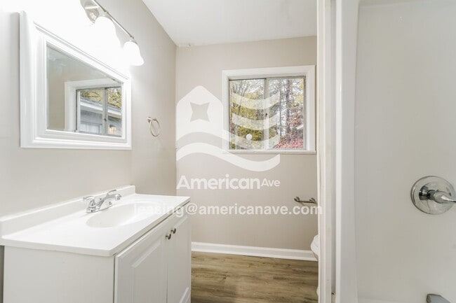 Building Photo - 1047 Garden Park Dr